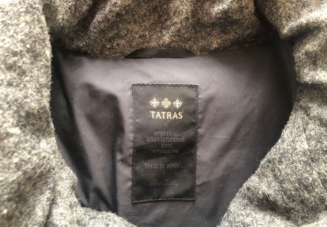 【最終値下げ】TATRAS フード付きグレー ダウンジャケット