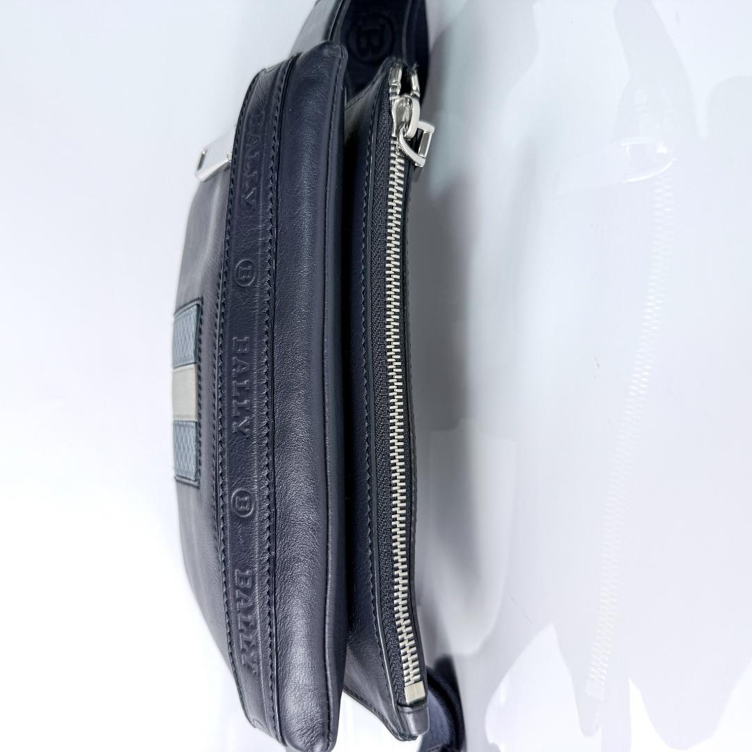 美品 バリー レザー ボディバッグ トレインスポッティング バムバッグ