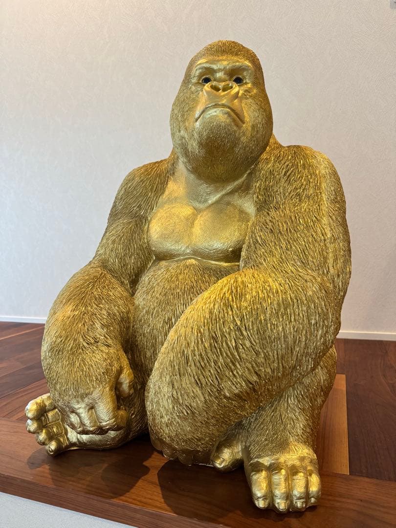 金色ゴリラの立体オブジェ 約60cm