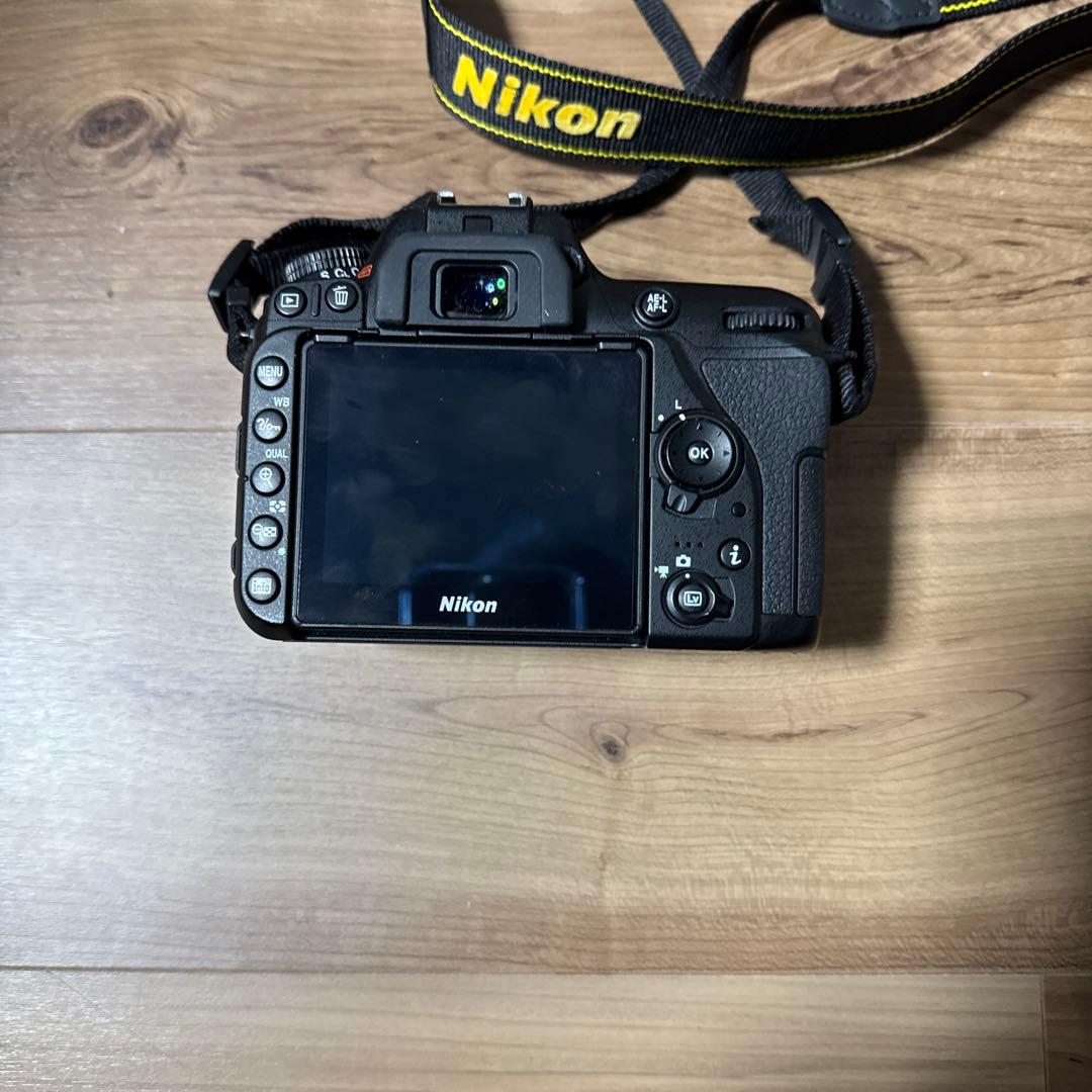 ニコンＤ７５００　１８-１４０mm レンズキット