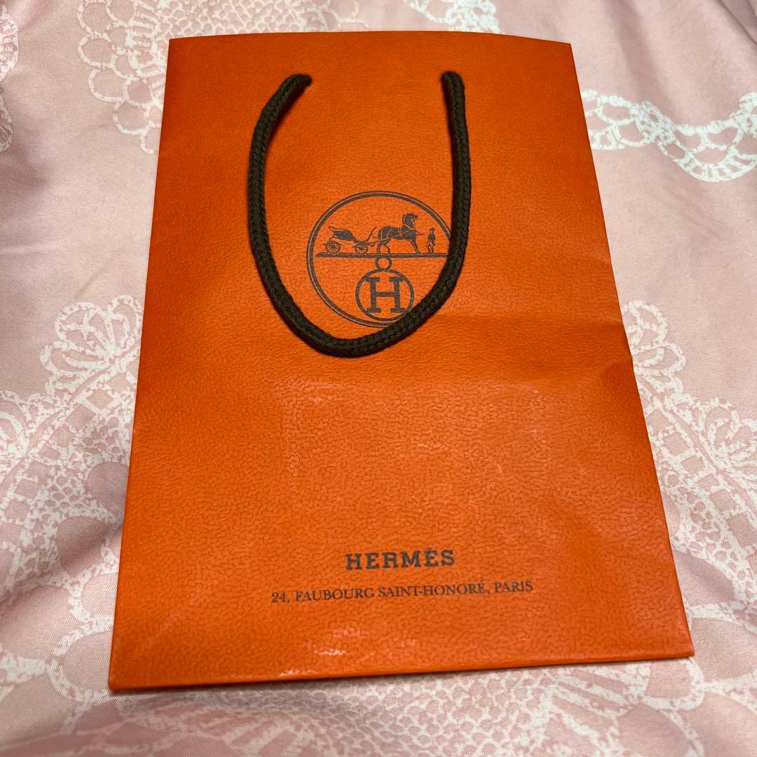 新品　未使用　エルメス　HERMES フェースパウダー　プードル24 フォーブル