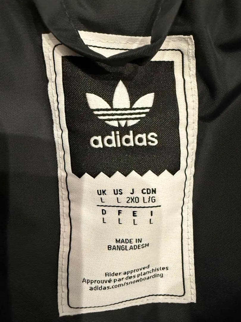 新品 adidas スノボードウェア上下セット