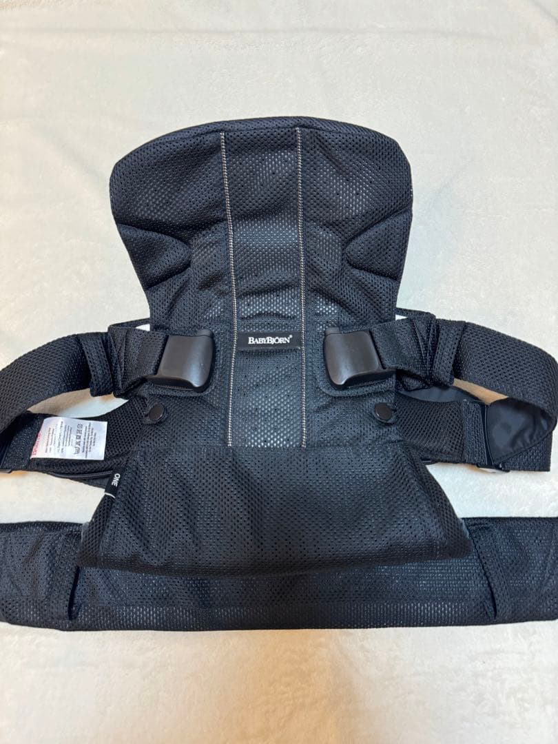⚠︎まあ　極美品✴︎除菌済み BABYBJÖRN ベビージョルン ワンカイエア