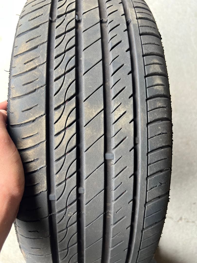 ハイエース　16インチホイール