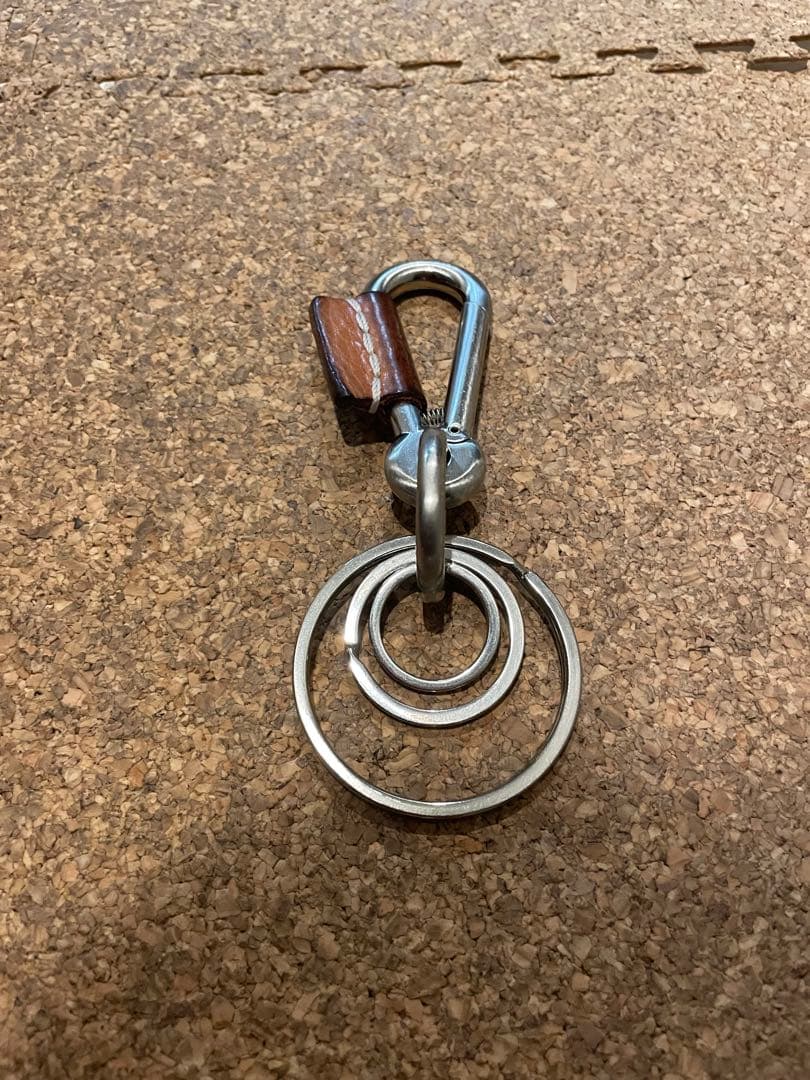 V*r様 エンダースキーマ　カラビナ　茶色