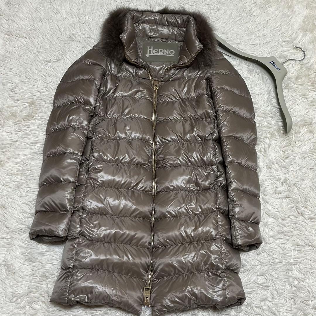 美品 ハンガー完備　ヘルノ　ダウンコート　38 フォックスファー　Aライン