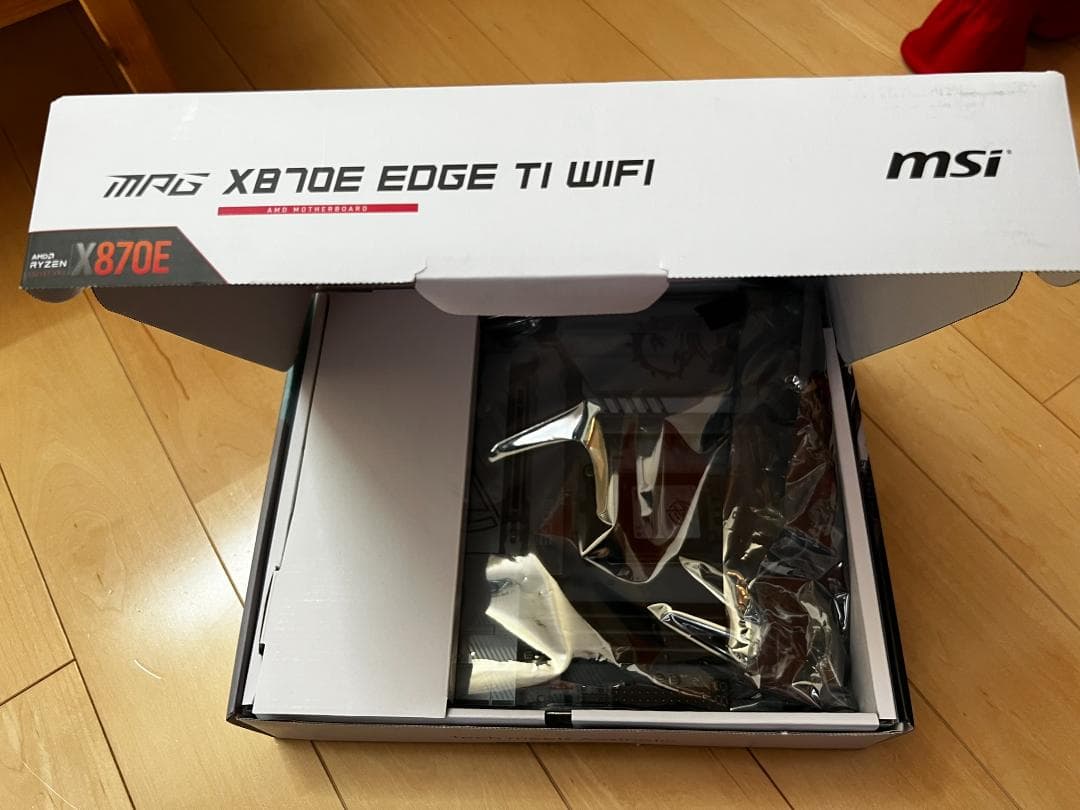 AMD AM5 白いマザー：MSI MPG X870E EDGE TI WIFI