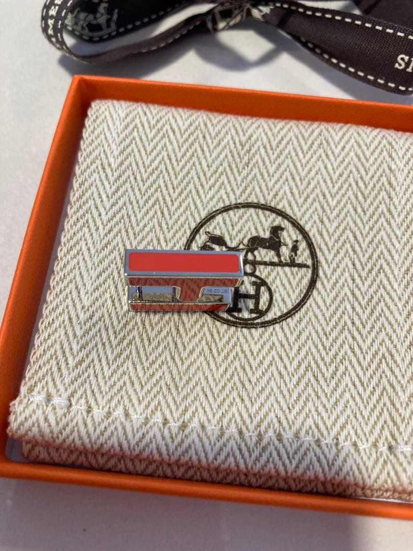 KANA 新品HERMESエルメス シングルピアス《H》ラッカーメタル