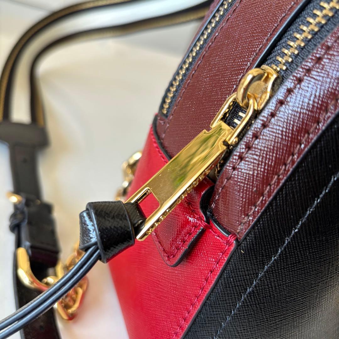 【ほぼ新品】MARC JACOBS リュック・バックパック ブラック　ボルドー