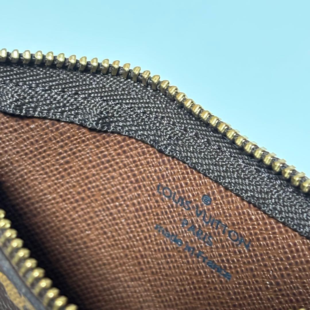 【美品】ルイヴィトン モノグラム ポシェットクレ ケース M62650