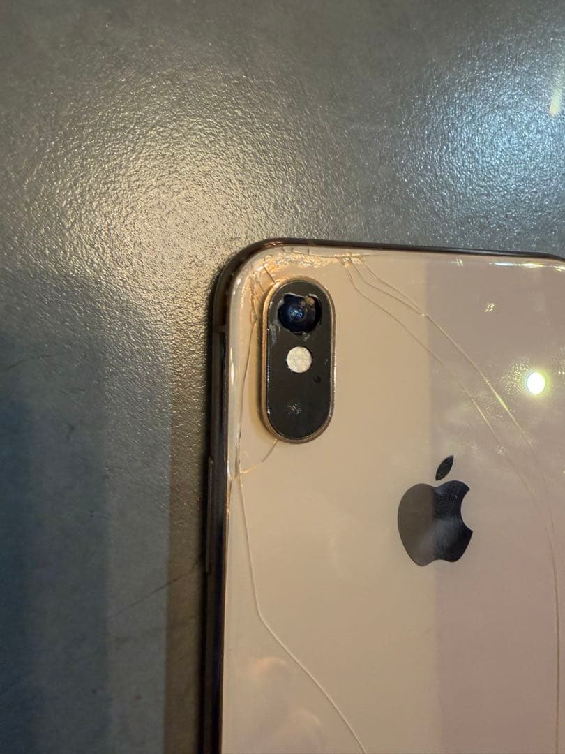 iPhone Xs 256gb 画面傷・背面割れあり
