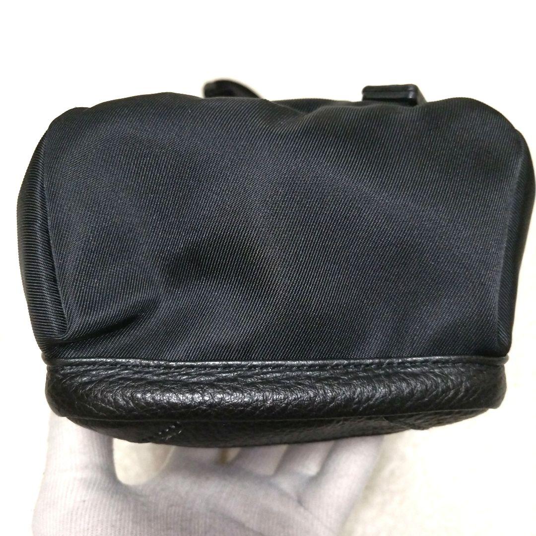 【美品】ブラックレーベルクレストブリッジ チェック柄 ロゴプレート ボディバッグ