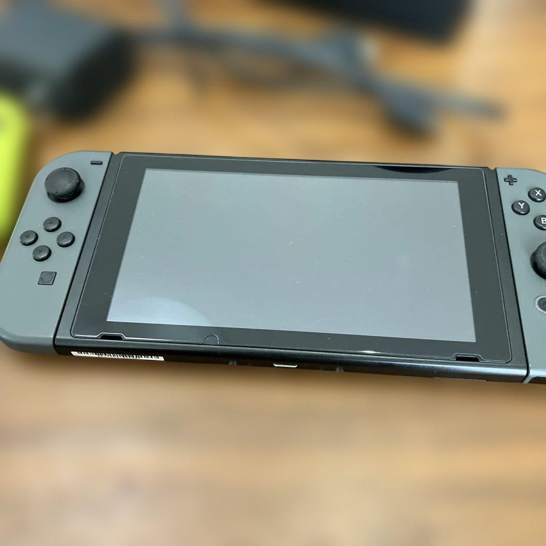 Nintendo Switch 本体 & Joy-Con