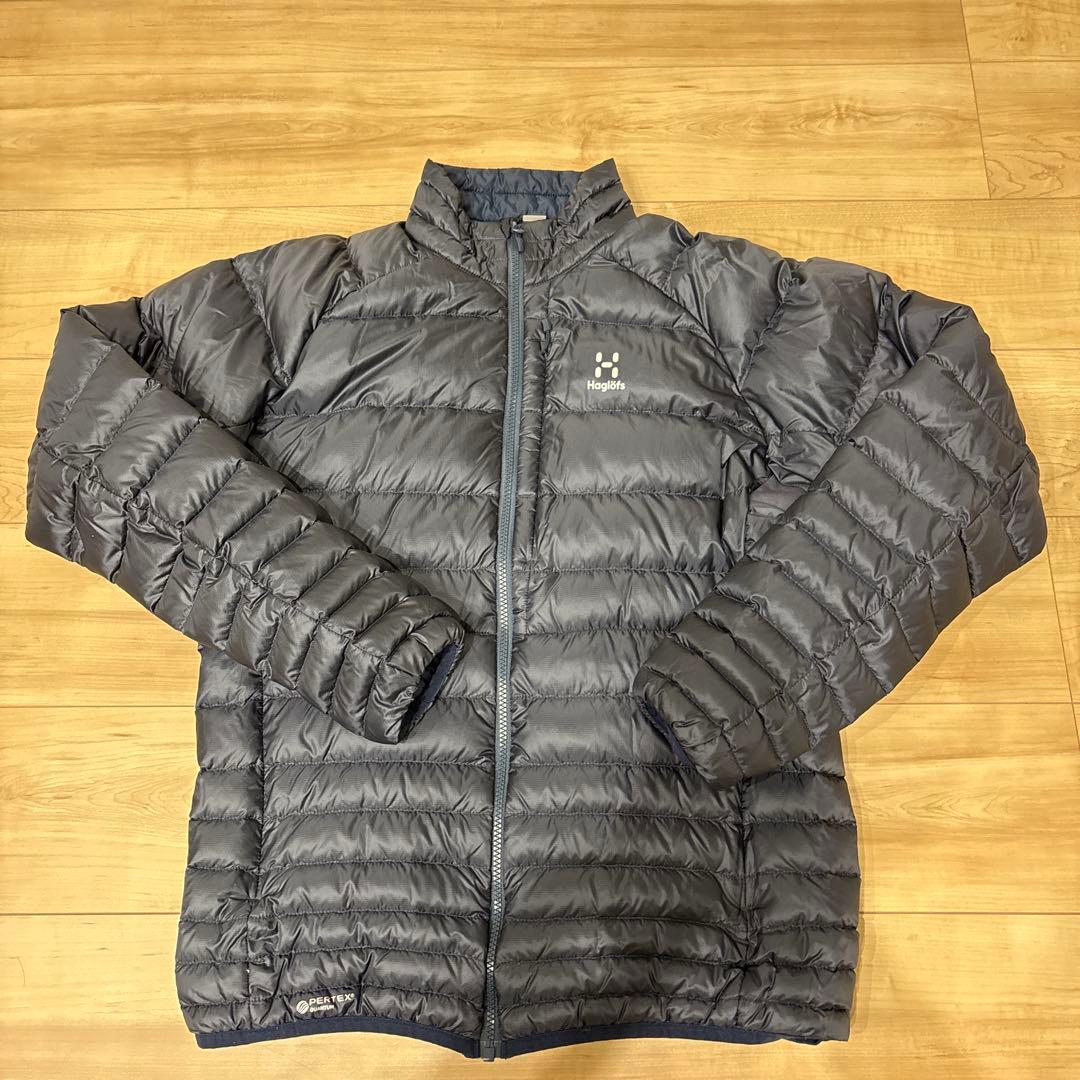 【美品】ホグロフス エッセンス ダウンジャケット メンズM（日本L相当）ネイビー