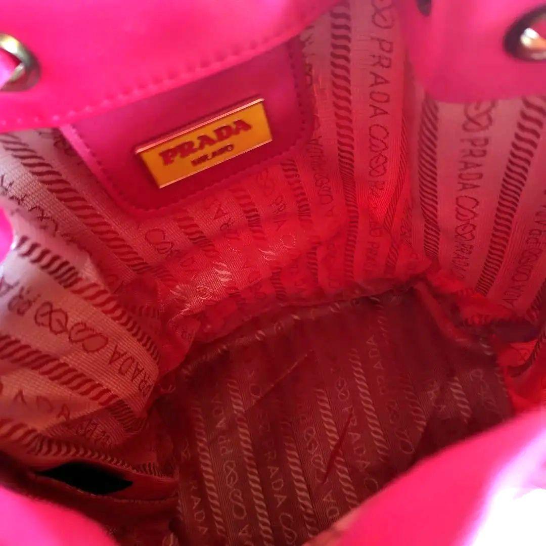 プラダ　PRADA　巾着ポーチ　ナイロンポーチ　ピンク