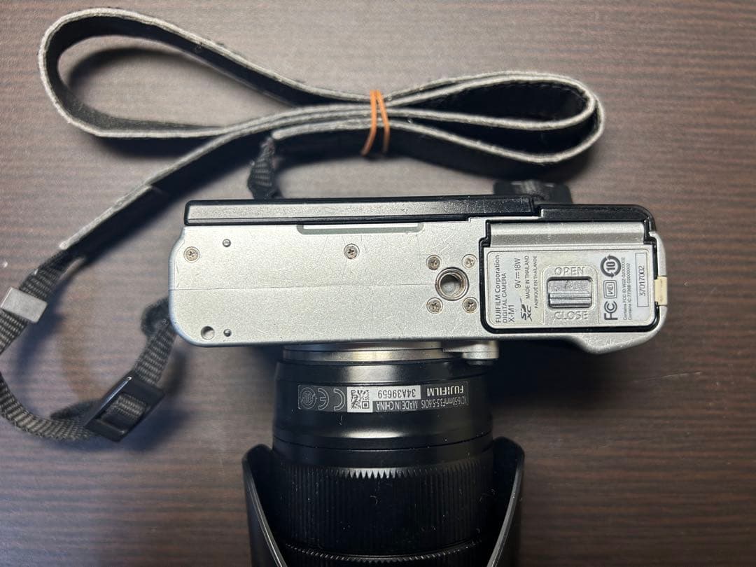 FUJIFILM ミラーレス一眼カメラ X-M1 16-50mm レンズキット