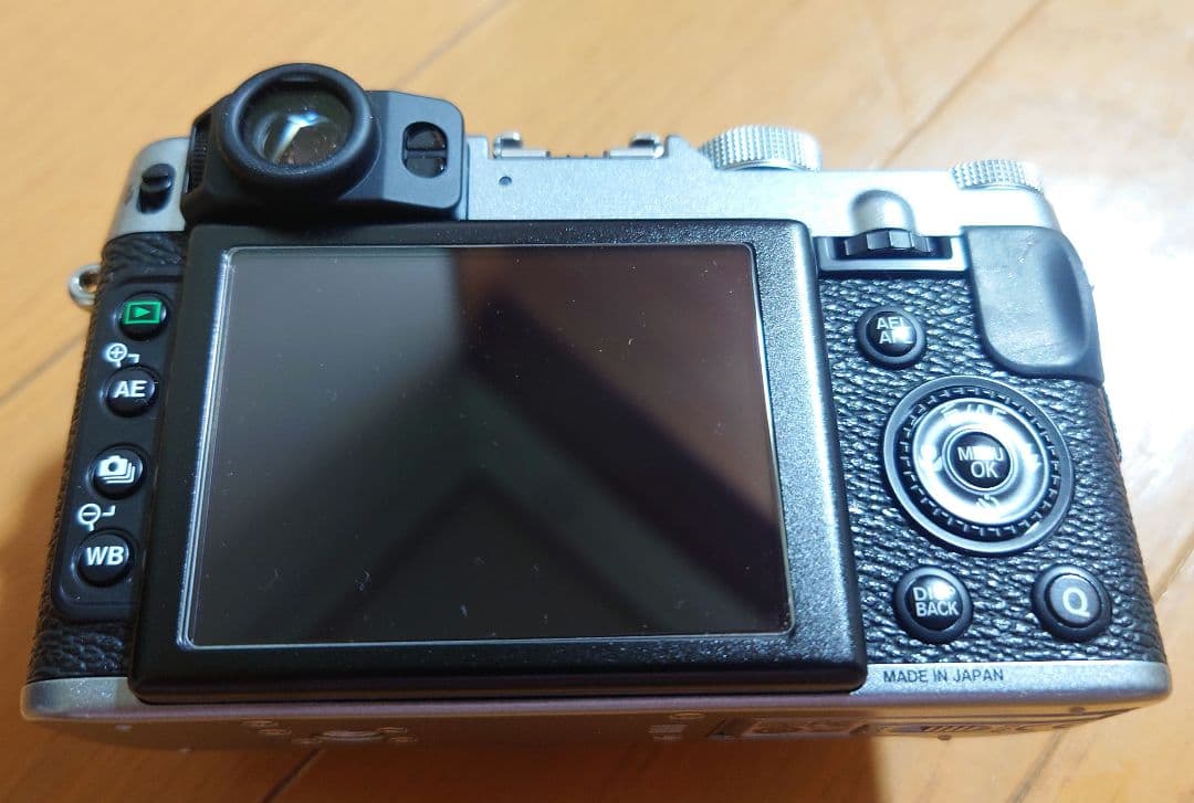 【FUJIFILM】 X20 シルバー デジタルカメラ FX-X20S