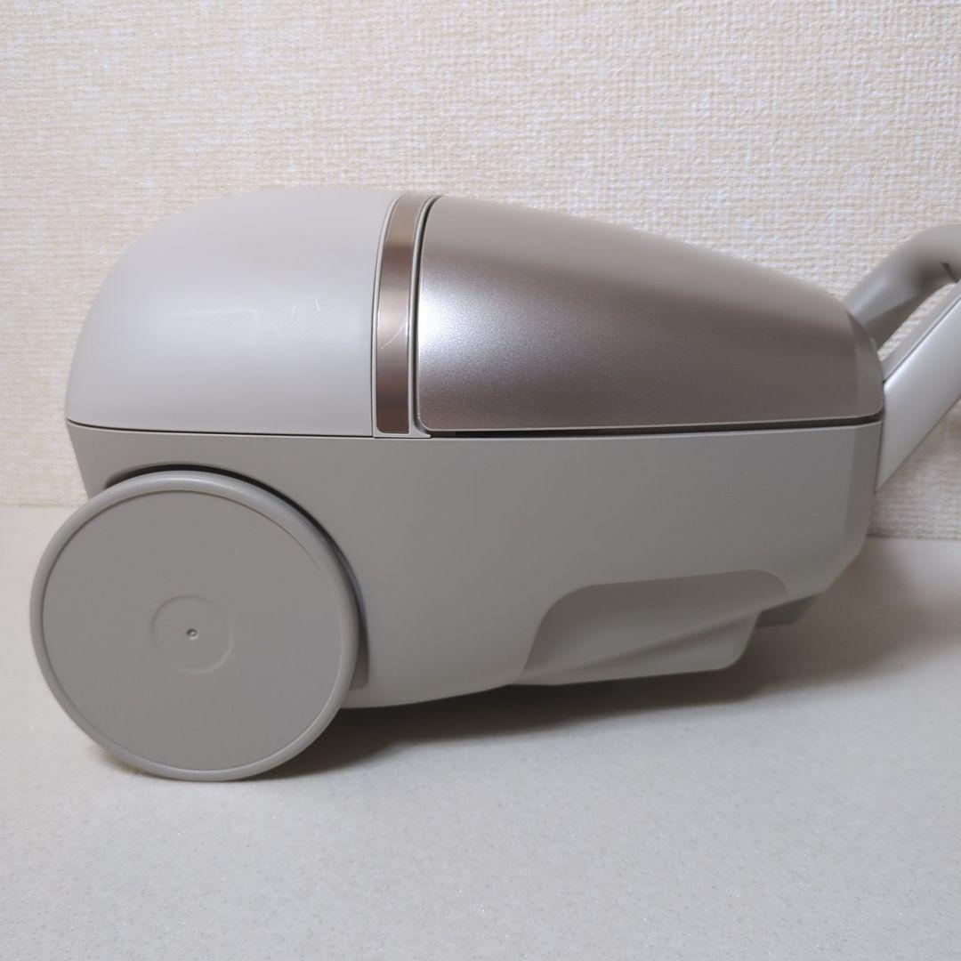 日立 掃除機 CV-KP90J シャンパンゴールド 2022年製 紙パック式