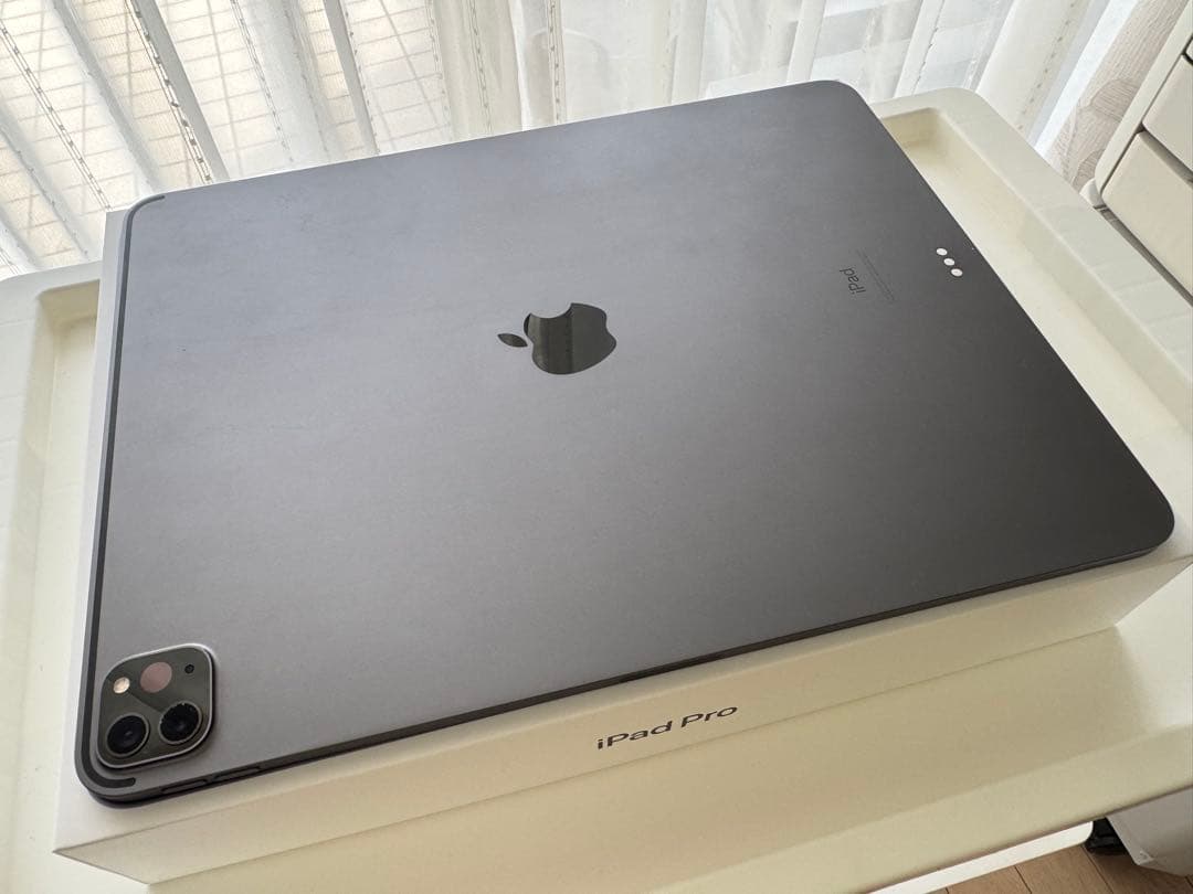 iPad Pro 12.9 インチ 第4世代 +Smart Keyboard