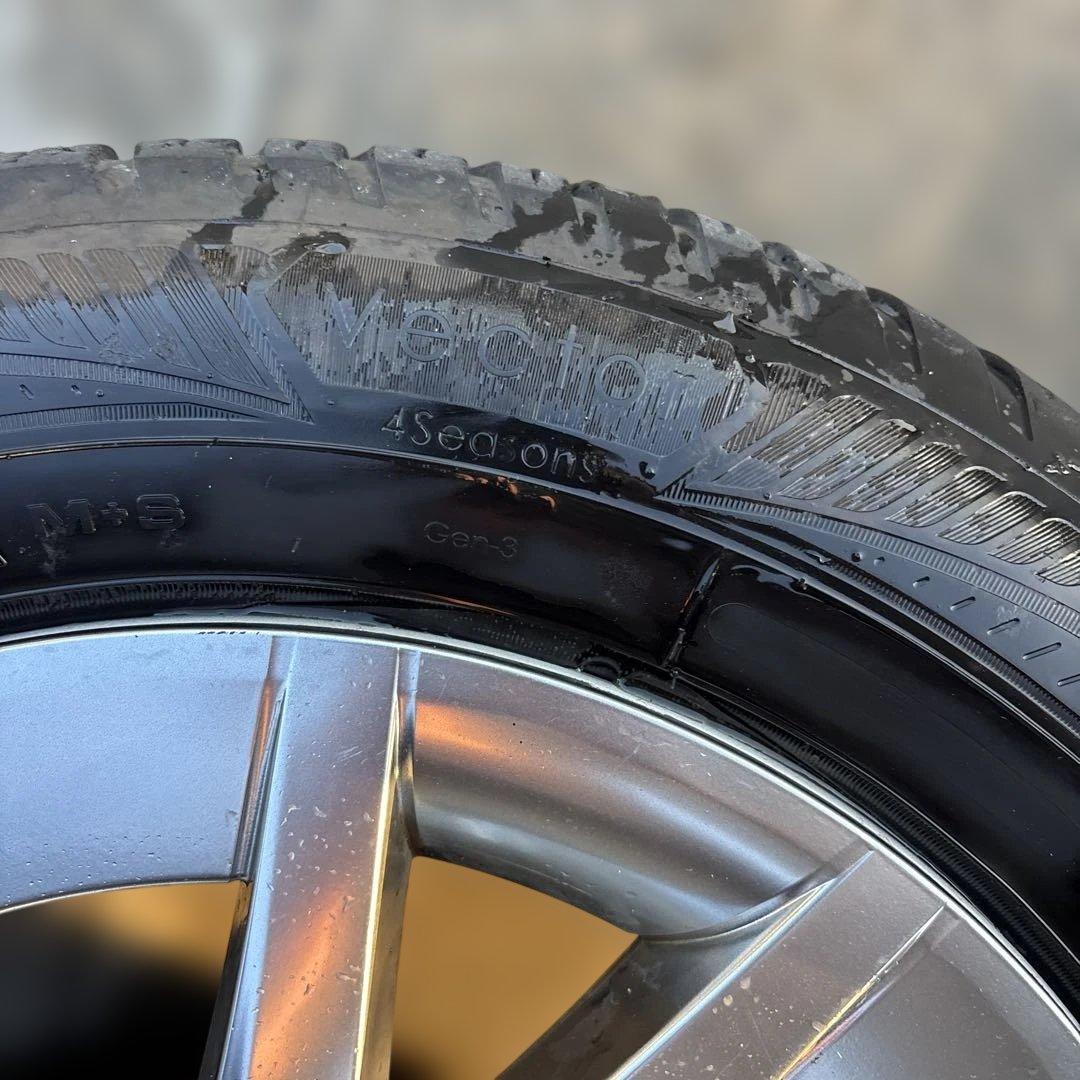 トヨタ　プリウスα純正　オールシーズンタイヤホイールセット 205/60R16