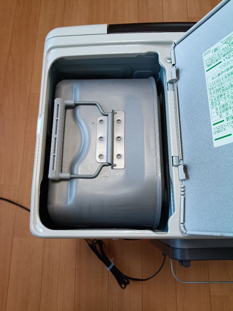 ダイニチ ブルーヒーター 2018年製 木造15畳鉄筋20畳 FW-5717LE