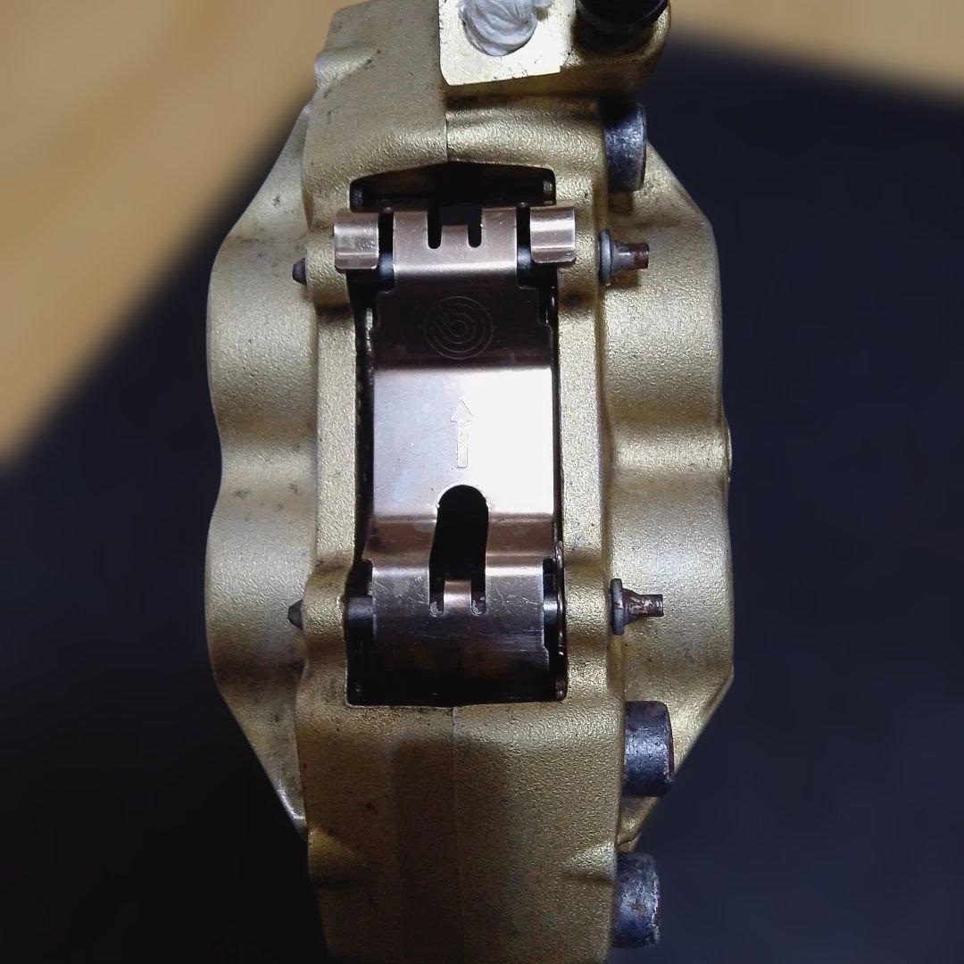 xjr1300 1998年 RP01 純正ブレンボキャリパー パット付