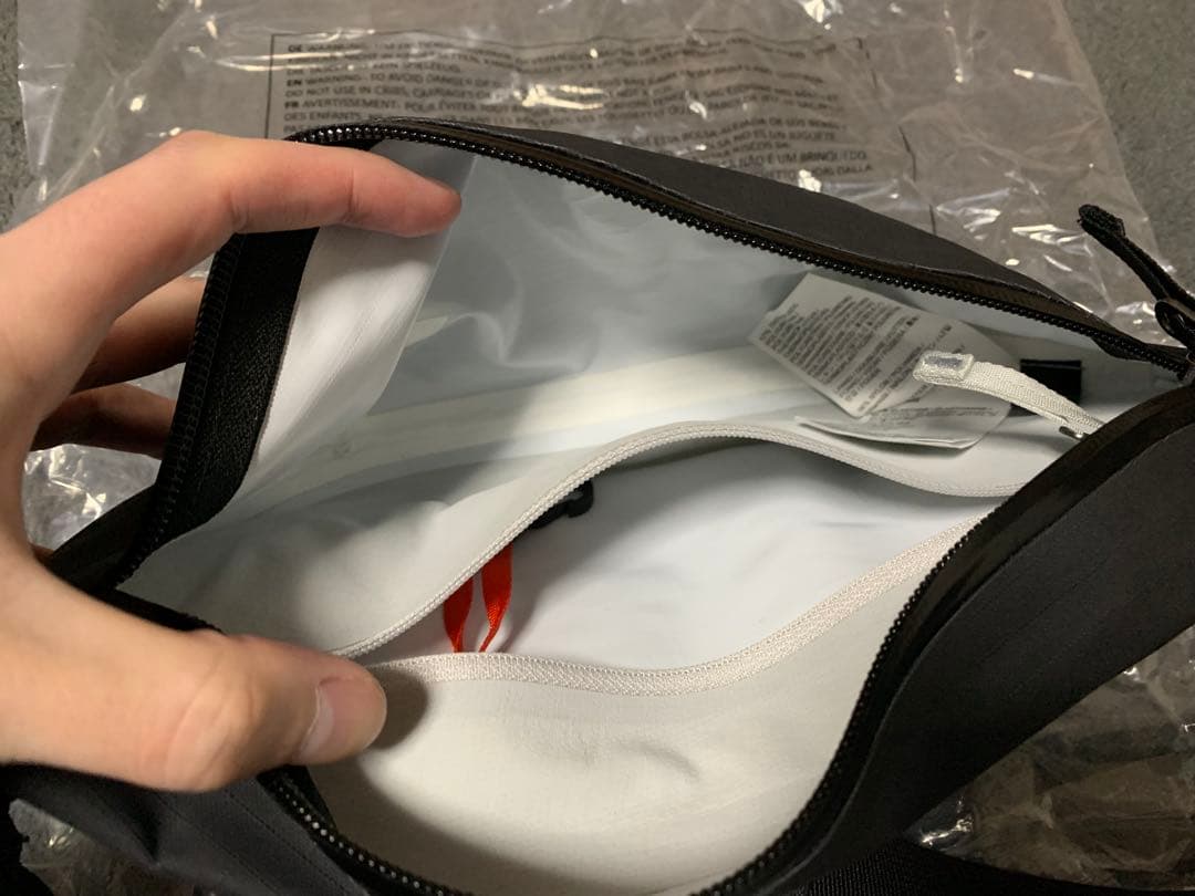 アークテリクス　グランヴィルクロスボディバッグ