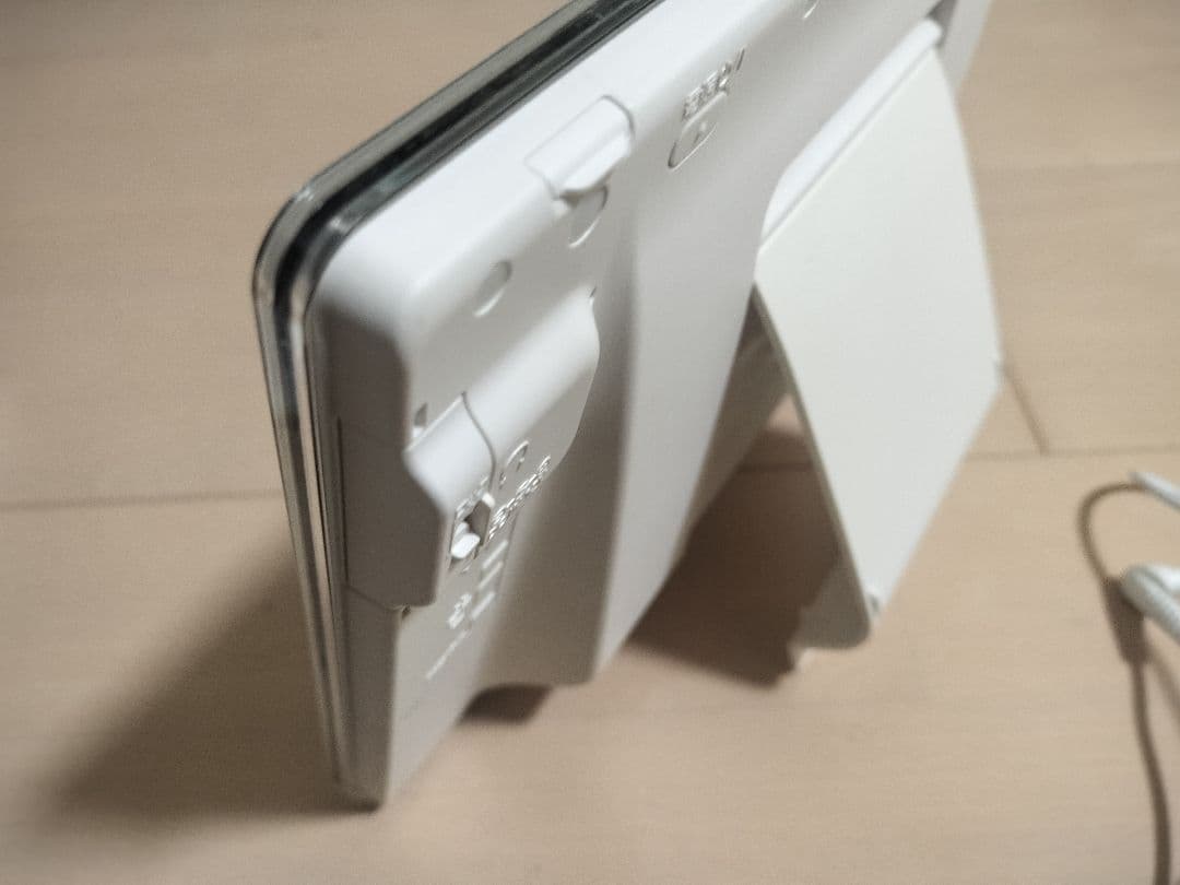 Panasonic どこでもビエラ　UN-10CE9D ポータブルテレビ