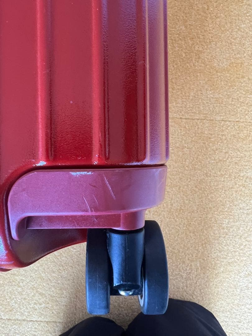 【リモア】サルサ　マット赤 ４輪 機内持ち込みサイズ