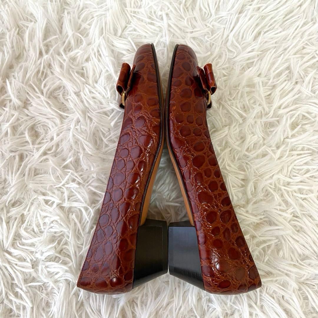 極美品✨サルバトーレフェラガモ クロコ型押 ヴァラリボン パンプス 茶