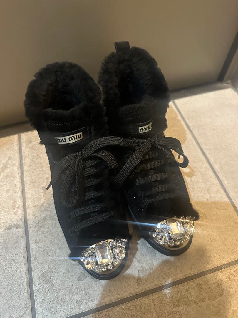 miu miu ブラックファーハイカットスニーカー22から22.5くらい☆