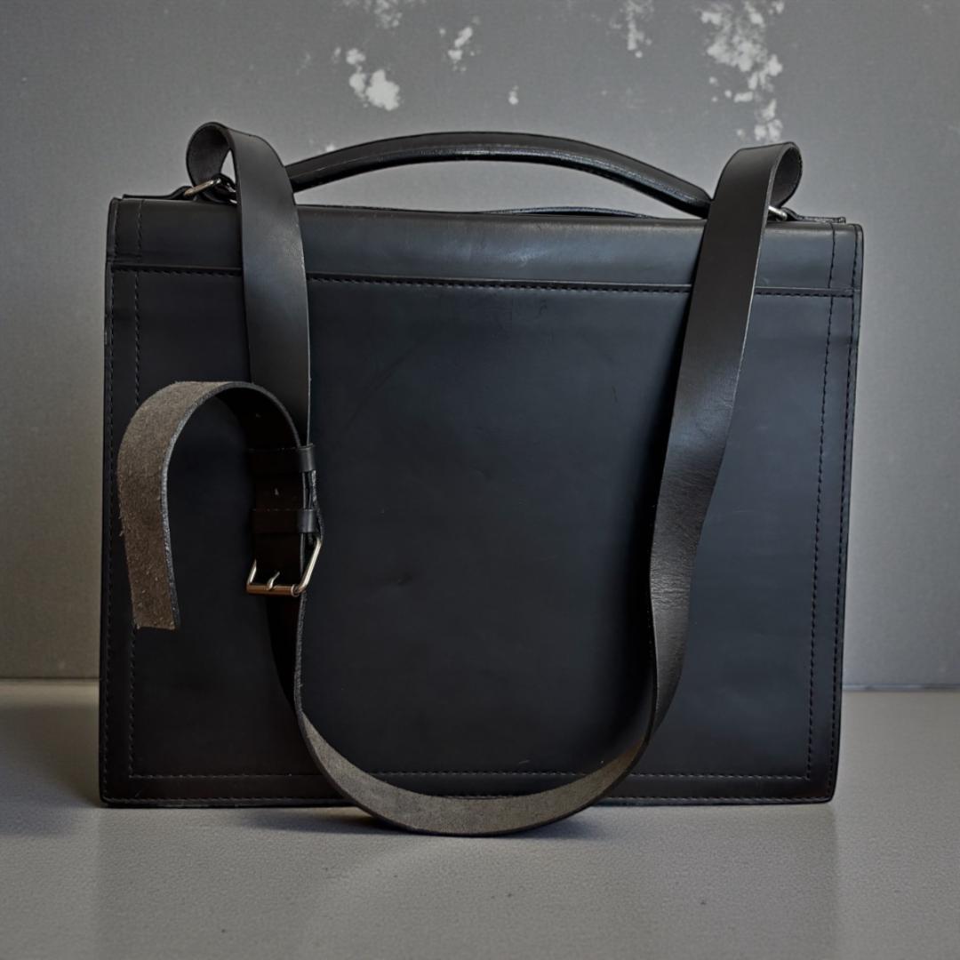 本人期【DIRK BIKKEMBERGS／ビッケンバーグ】レザーショルダーバッグ