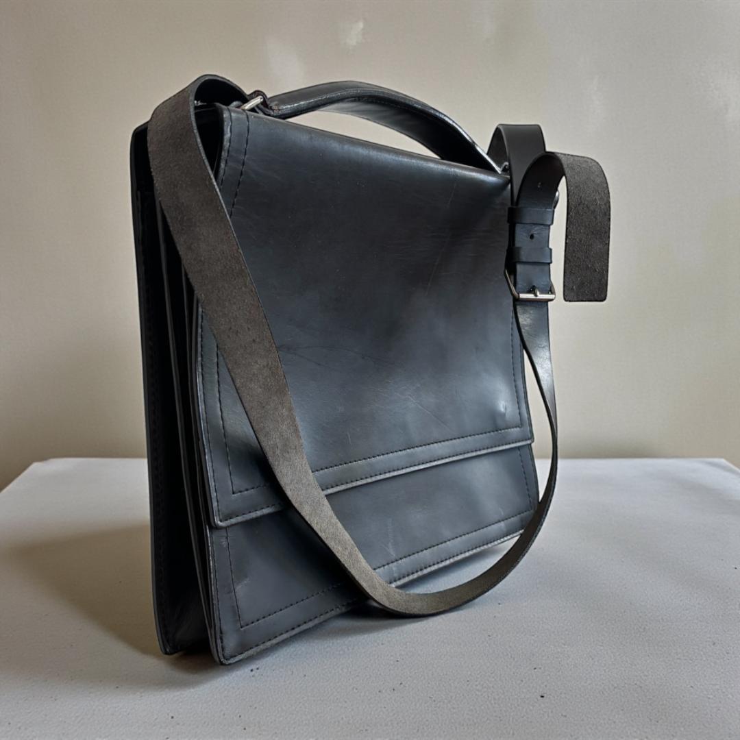 本人期【DIRK BIKKEMBERGS／ビッケンバーグ】レザーショルダーバッグ