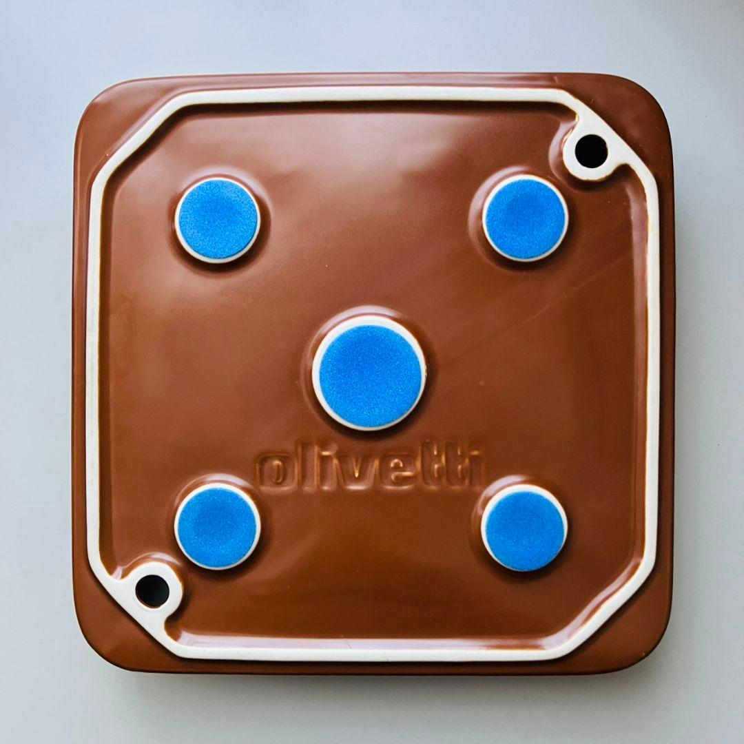 ジョルジオ・ソアヴィ OLIVETTI セラミックトレイ