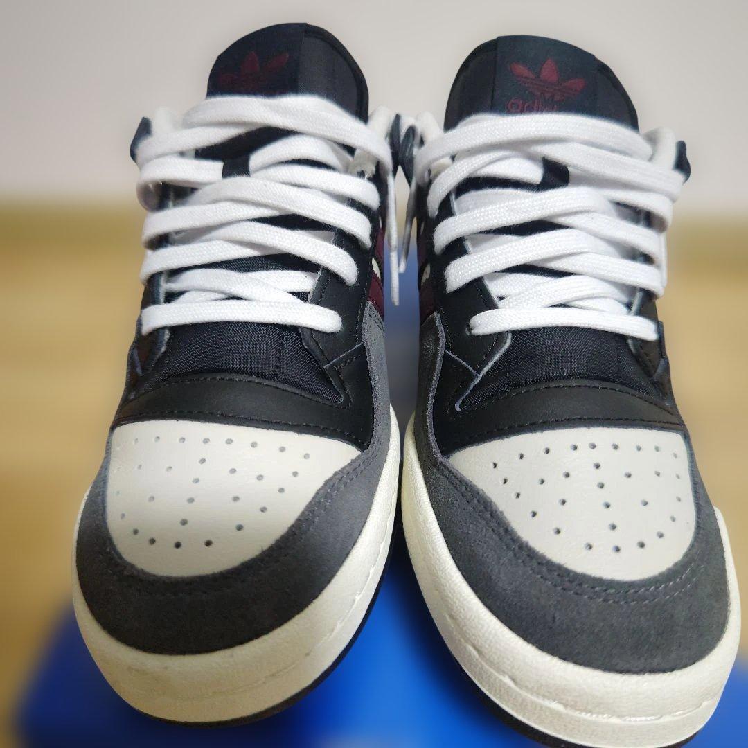 アディダス　FORUM84LOW メンズ26cm