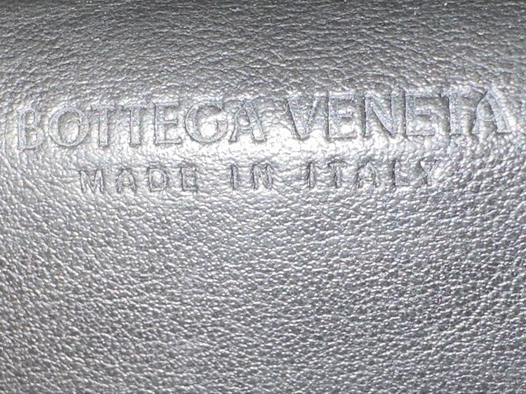 BOTTEGA VENETA ブラックレザー長財布