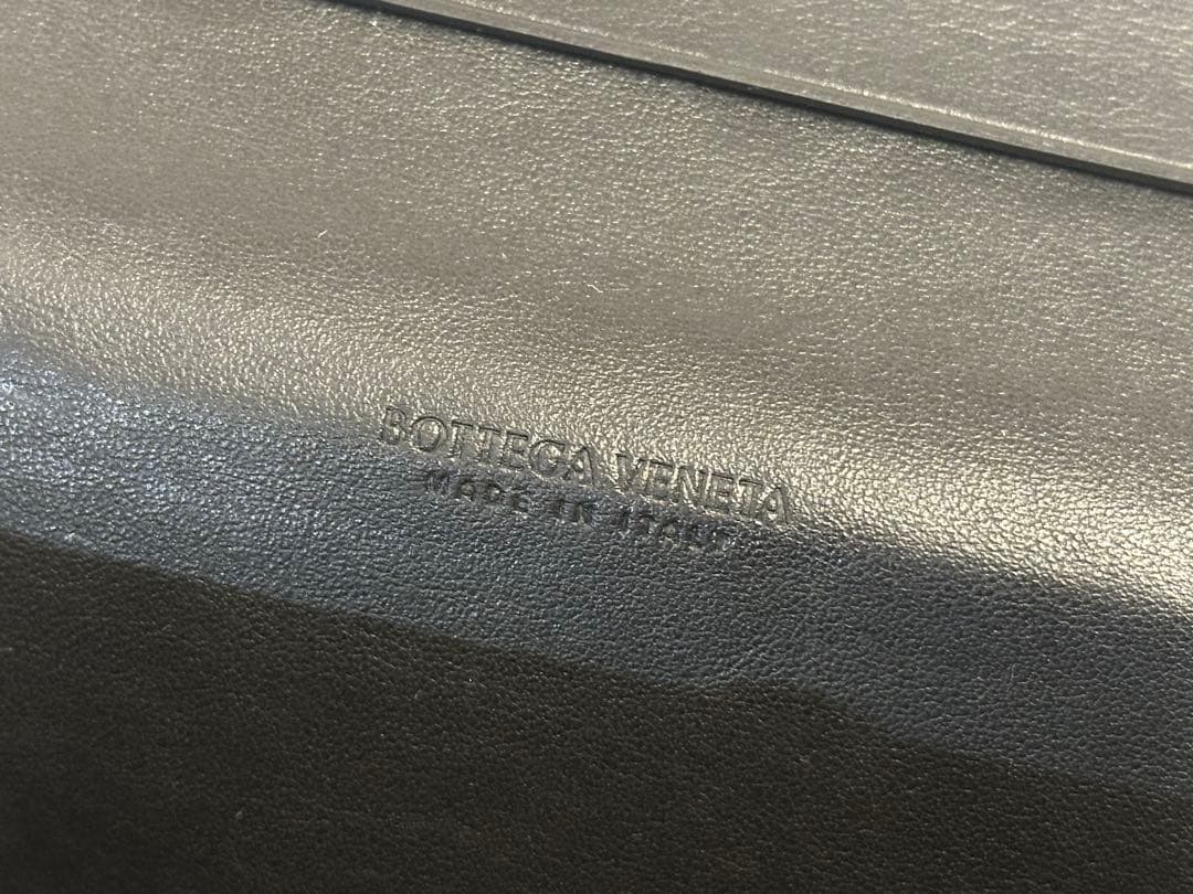 BOTTEGA VENETA ブラックレザー長財布