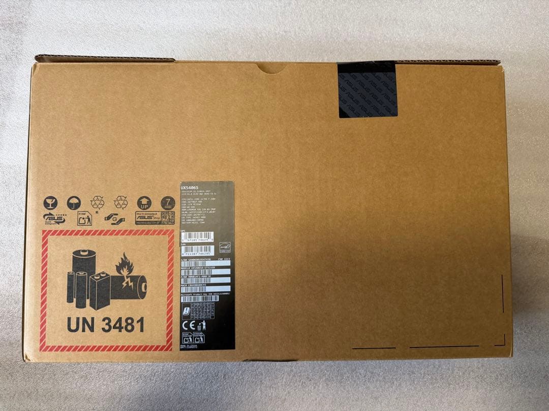 【美品】ASUS Zenbook S 14 スマイヤーグレー i7