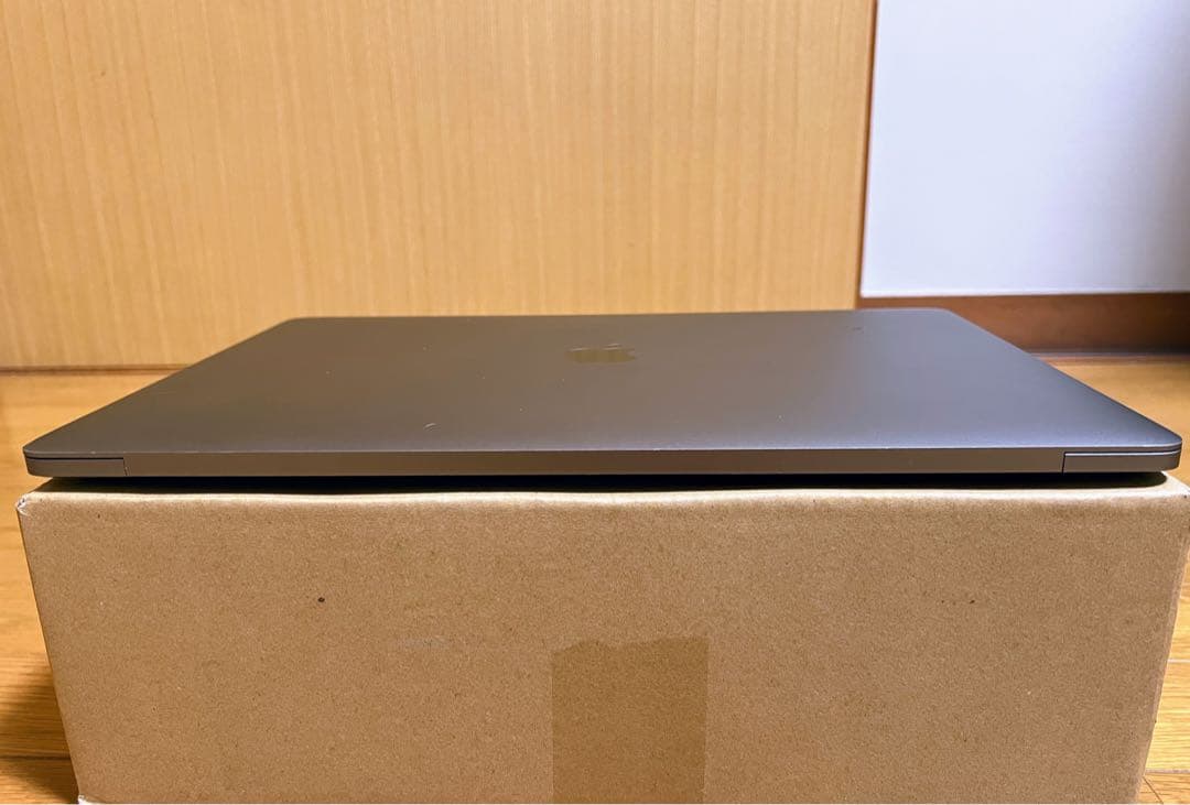 MacBook Pro 15インチ Core i9/16GB/SSD 512GB