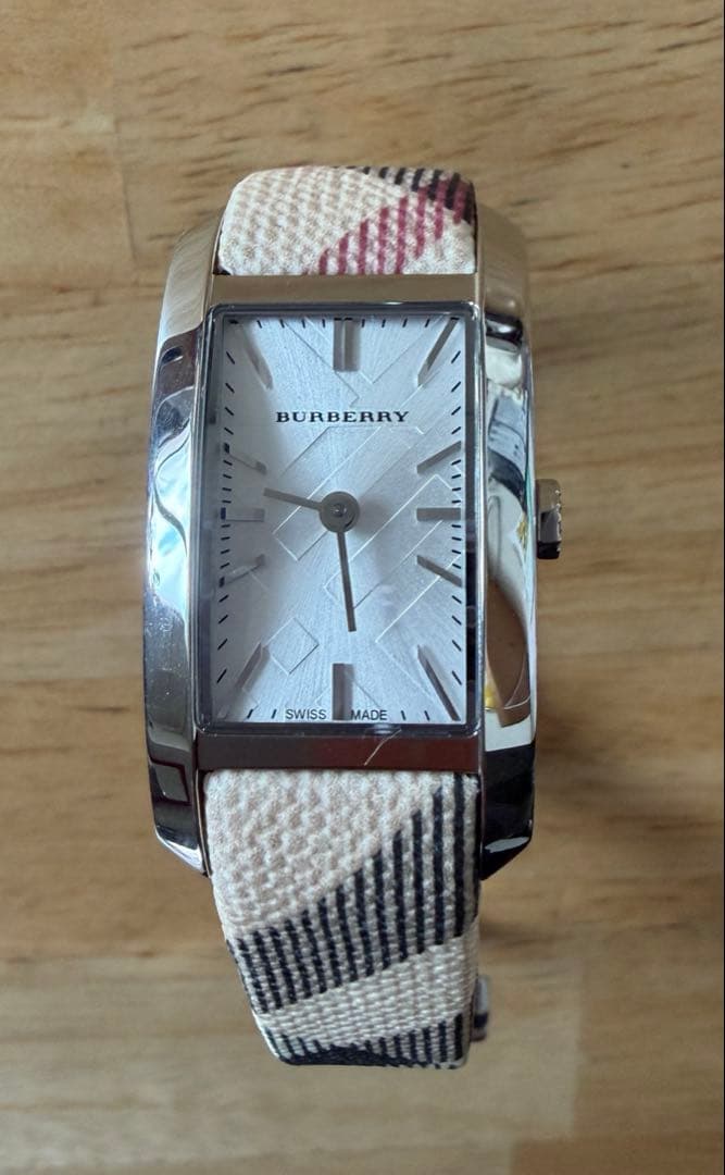 【未使用】バーバリー腕時計　レディースBU9503