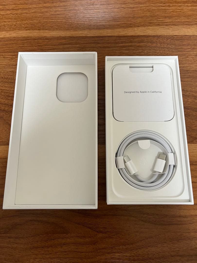 極美品　iPhone 15 Pro Max 256GB ナチュラルチタニウム