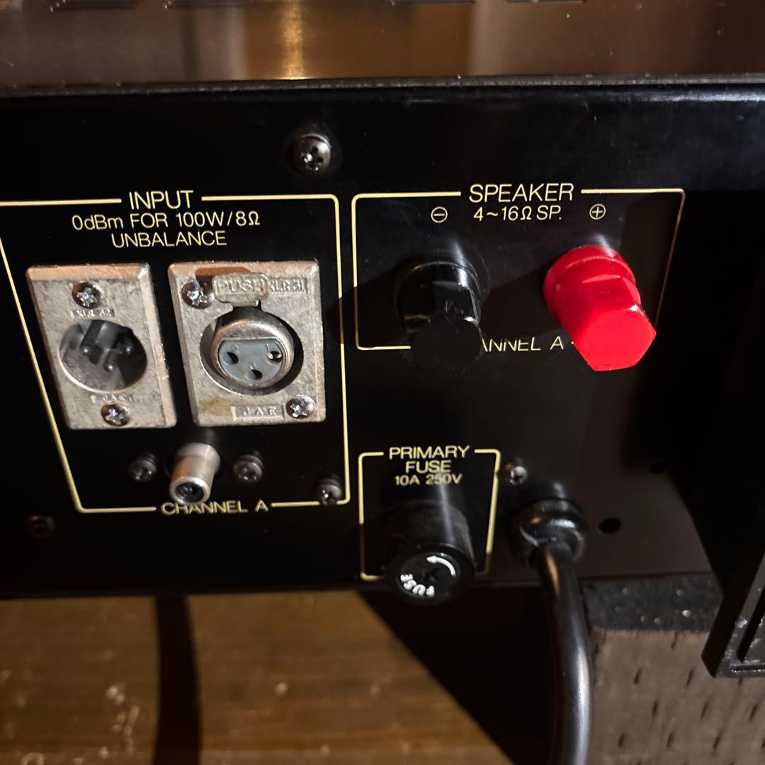 YAMAHA P-2100パワーアンプ 美品