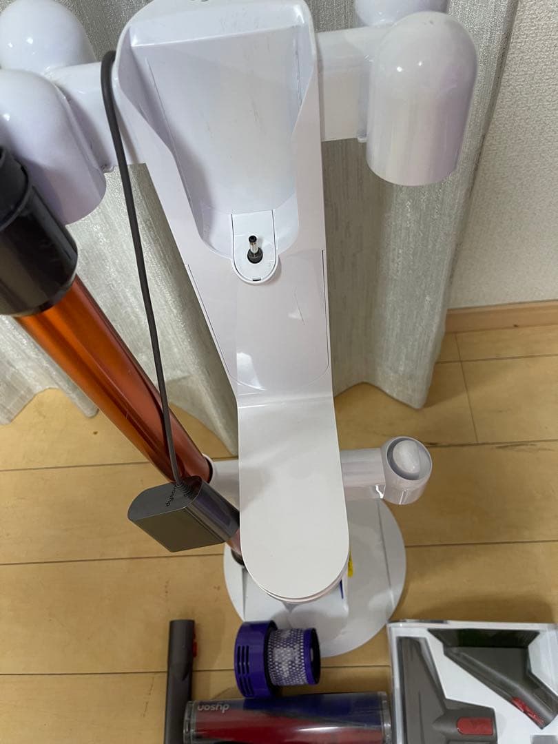 【美品】dyson V10 SV12　純正フロアドック付エコーモード62分