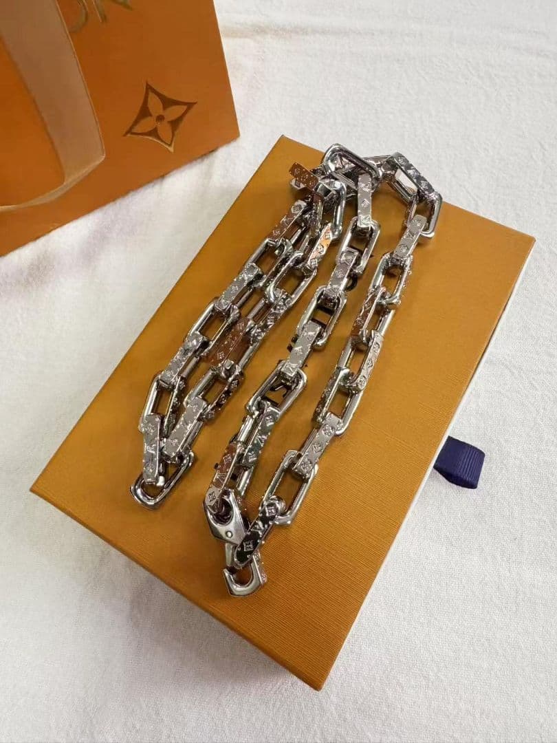 【極美品】 コリエチェーン モノグラム シルバーネックレス