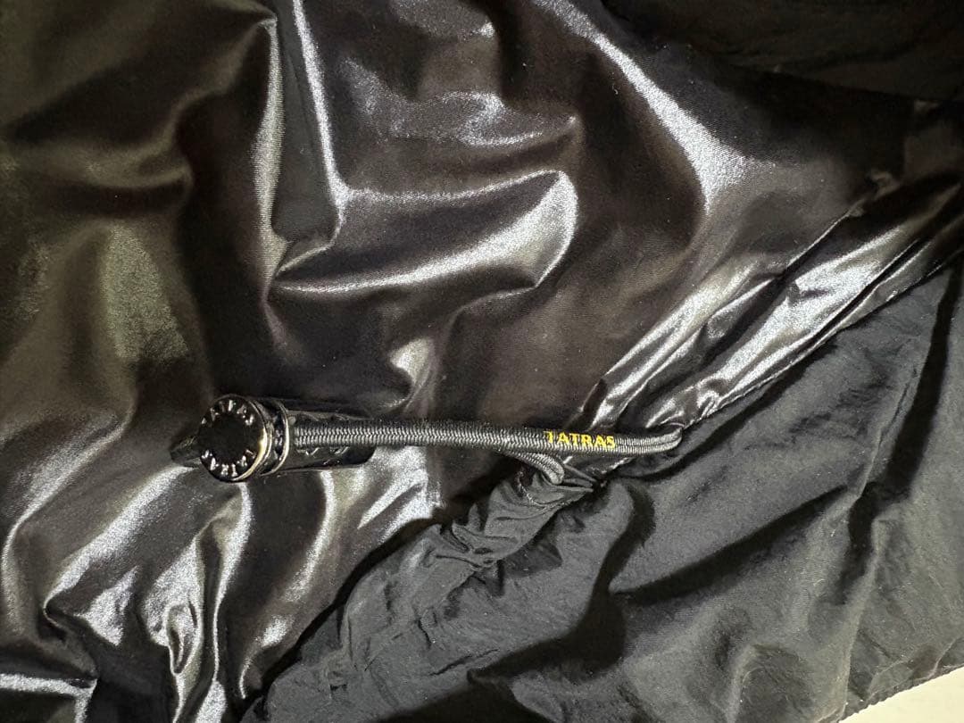 TATRAS ブラック ダウンジャケット LTA16A4496 サイズ03号