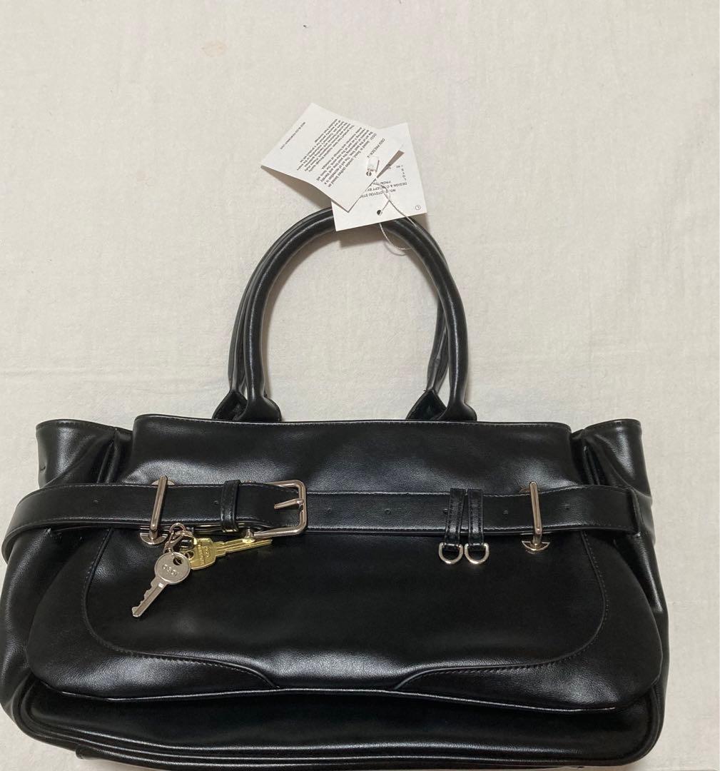 ✨ 状態良好✨OSOI 黒 ハンドバッグ 鍵付き