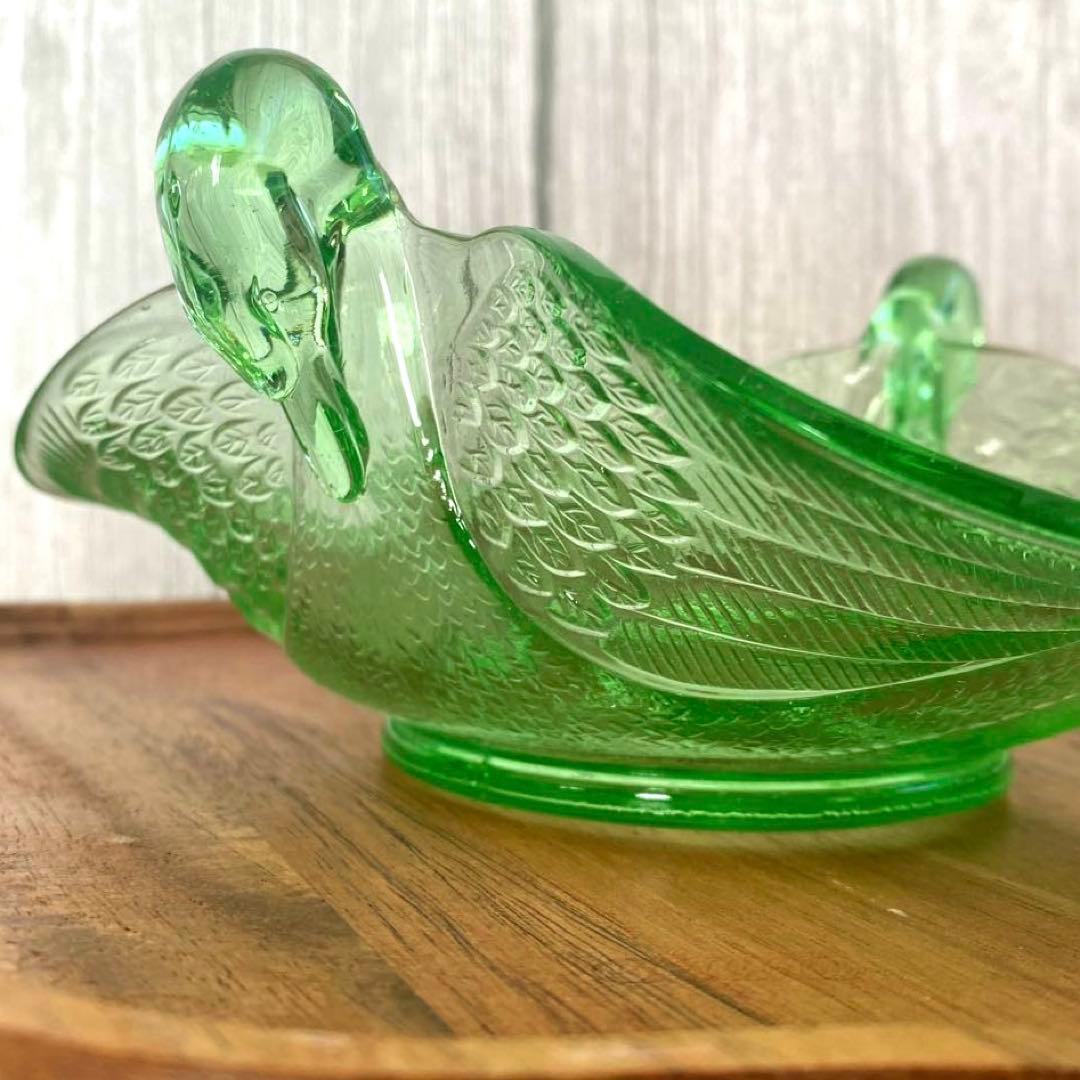 ウランガラス　スワン　キャンディディッシュ