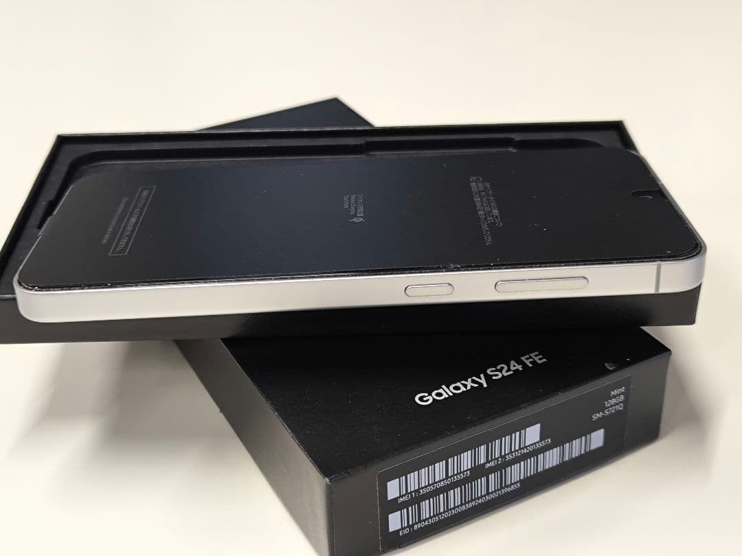 公式ストア購入　SIMフリー　Galaxy S24 FE ミント　美品！