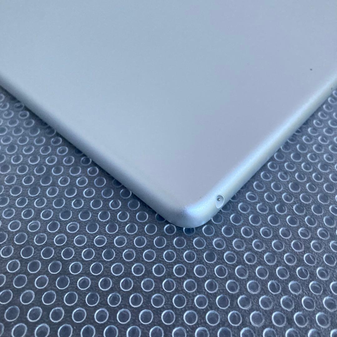 3586【早い者勝ち】美品☆iPad8 第8世代 32GB WIFIモデル☆