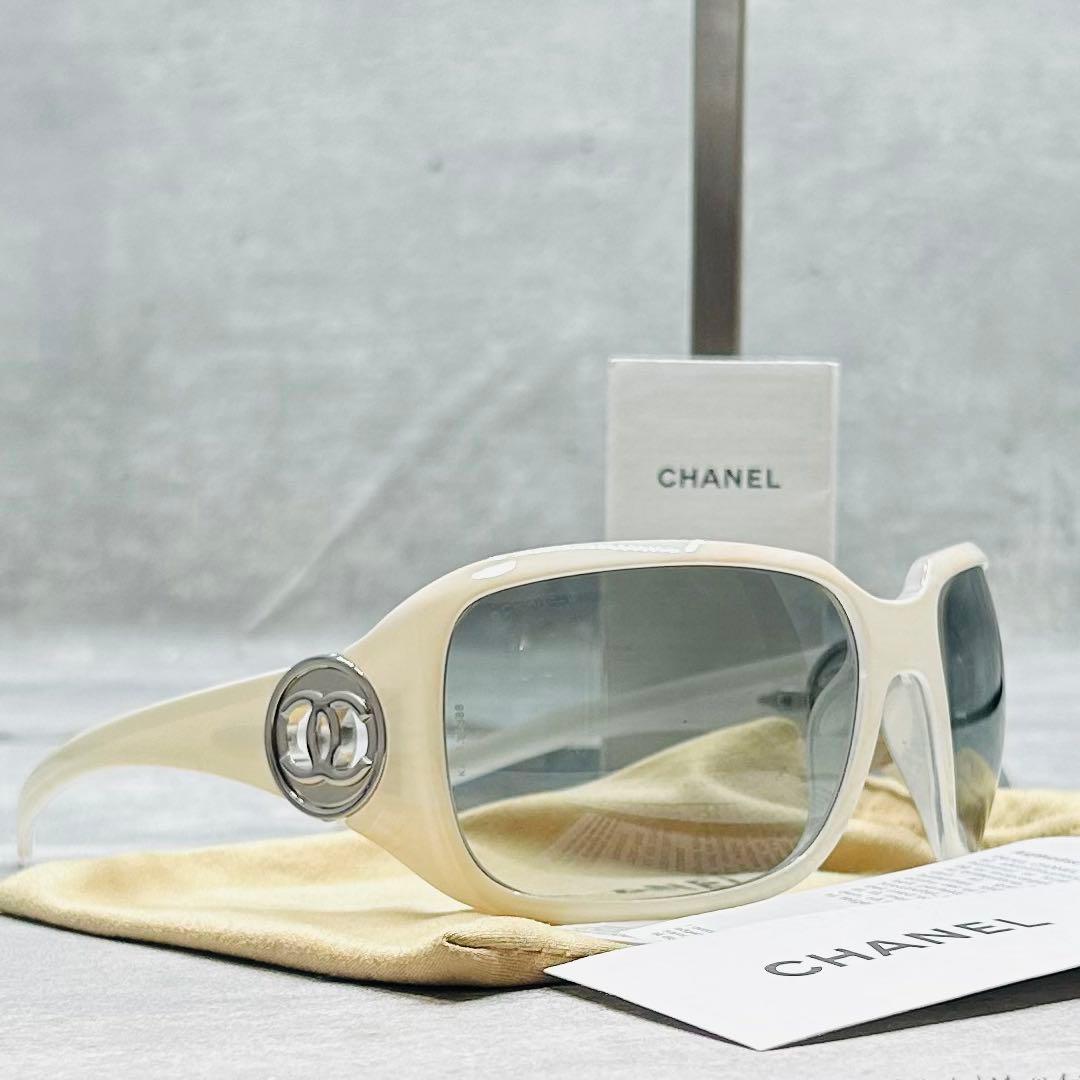 ケース付/美品◯ CHANEL サングラス ココマーク ホワイト アイウェア